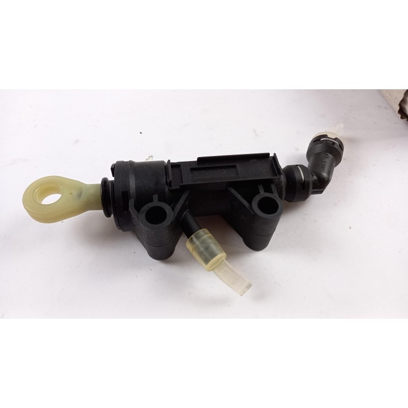 Pièce pour BMW - Master Cylinder, Clutch 21526762081