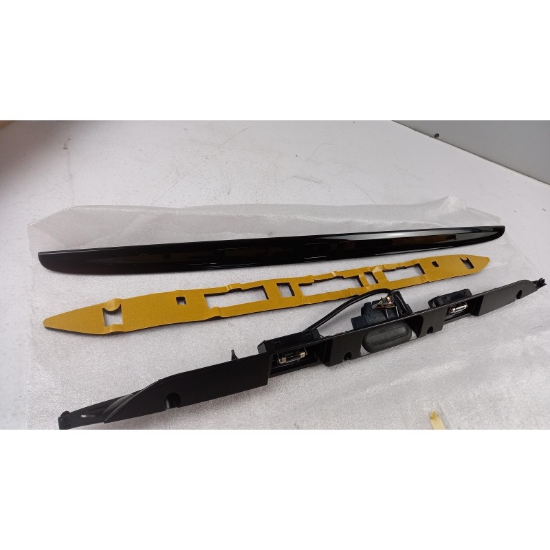 Pièce pour BMW - Trim/Protective Strip, Lid 51130403478