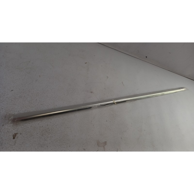 Pièce pour BMW - Seal, Door Window 51227057493