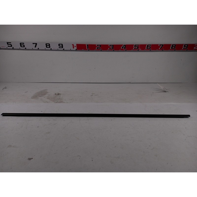 Pièce pour BMW - Seal, Door Window 51227135163