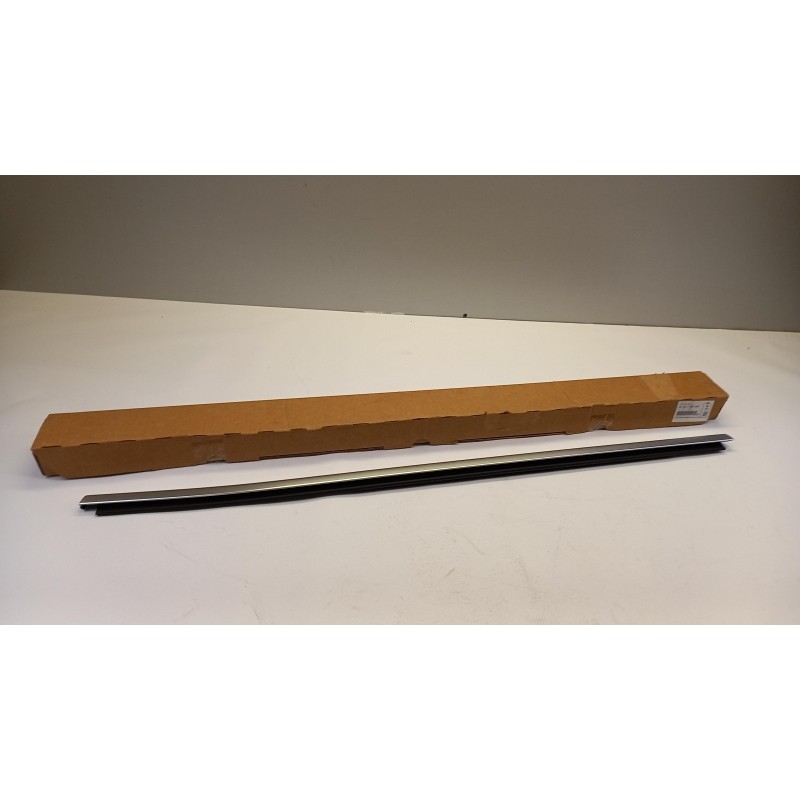 Pièce pour BMW - Seal, Door Window 51357444066