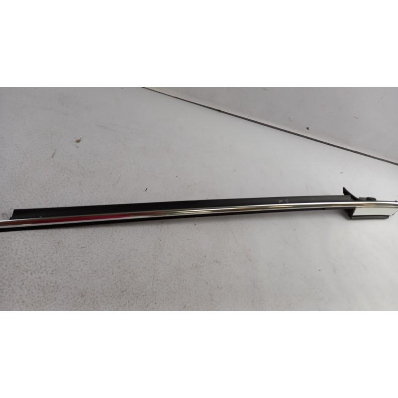 Pièce pour BMW - Seal, Door Window 51377279766