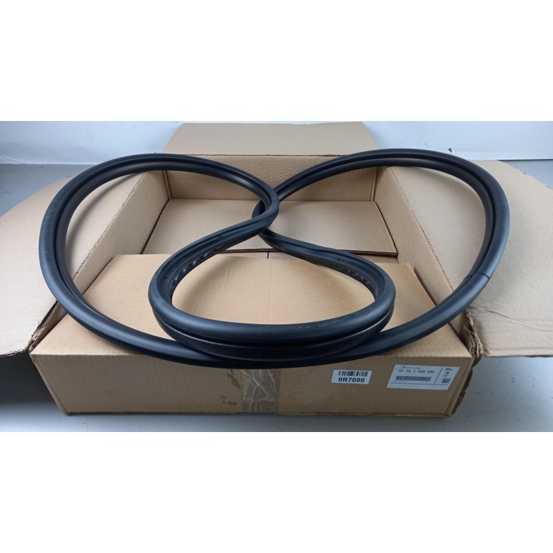 Pièce pour BMW - Door Seal 51727420056