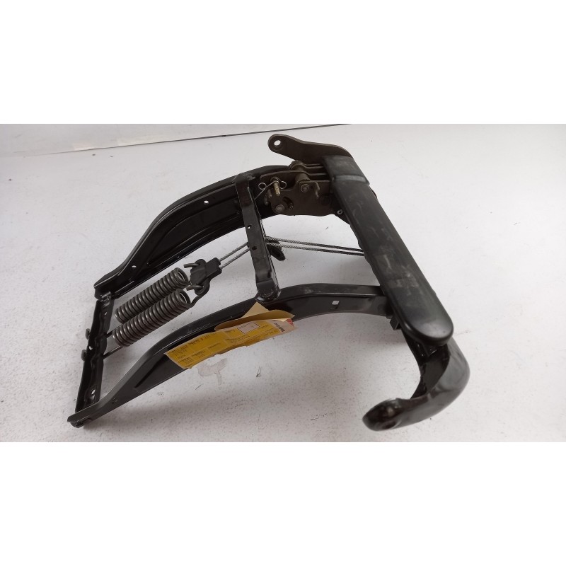 Pièce pour BMW - Frame 52108251068