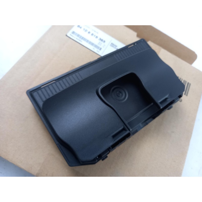 Pièce pour BMW - Phone Charger 84106819365