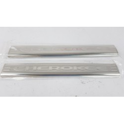 Pièce pour FIAT GROUP - Sill Trim Set K82214008AB