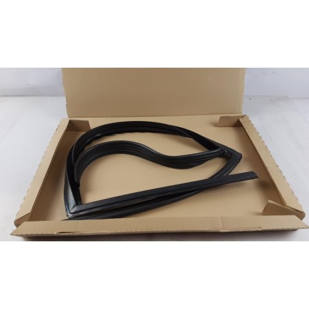 Pièce pour FORD - Seal, Door Window 1370168
