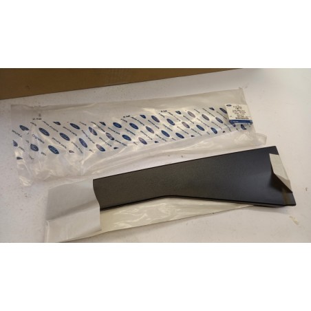 Pièce pour FORD - Pillar Trim 1680117