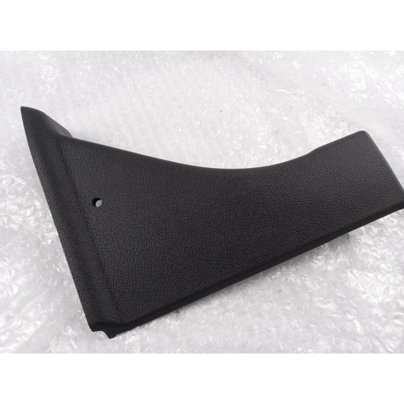 Pièce pour FORD - Pillar Trim 1881701