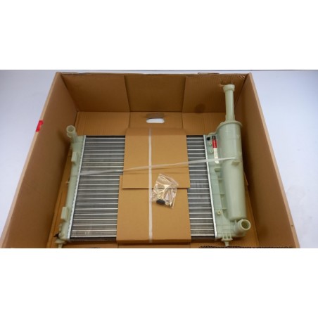 Pièce pour FORD - Radiator, Engine Cooling 1898115