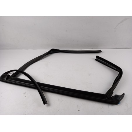 Pièce pour FORD - Window Guide 2048504