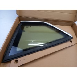 Pièce pour FORD - Side Window 2055534