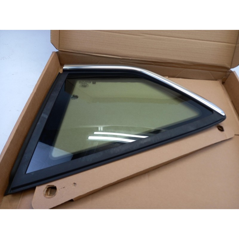 Pièce pour FORD - Side Window 2055534