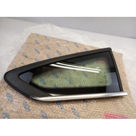 Pièce pour FORD - Side Window 2399391
