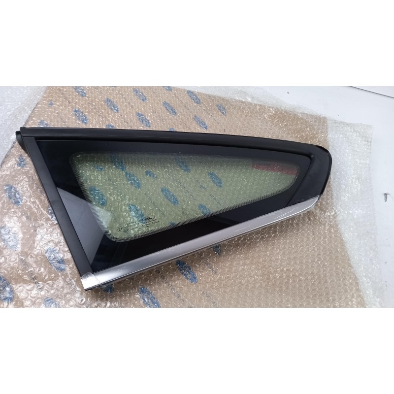 Pièce pour FORD - Side Window 2399499
