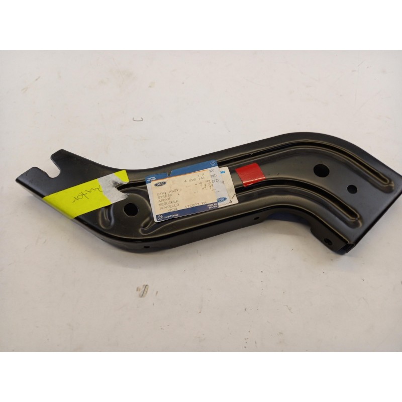 Pièce pour FORD - Mounting Bracket, Bumper 4025141