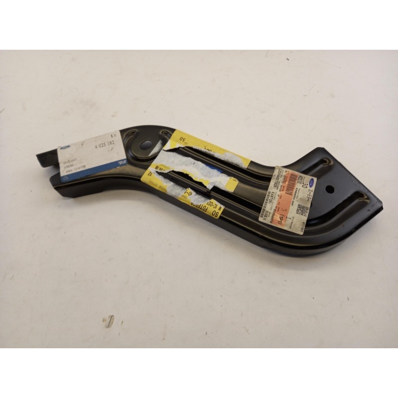 Pièce pour FORD - Mounting Bracket, Bumper 4025182