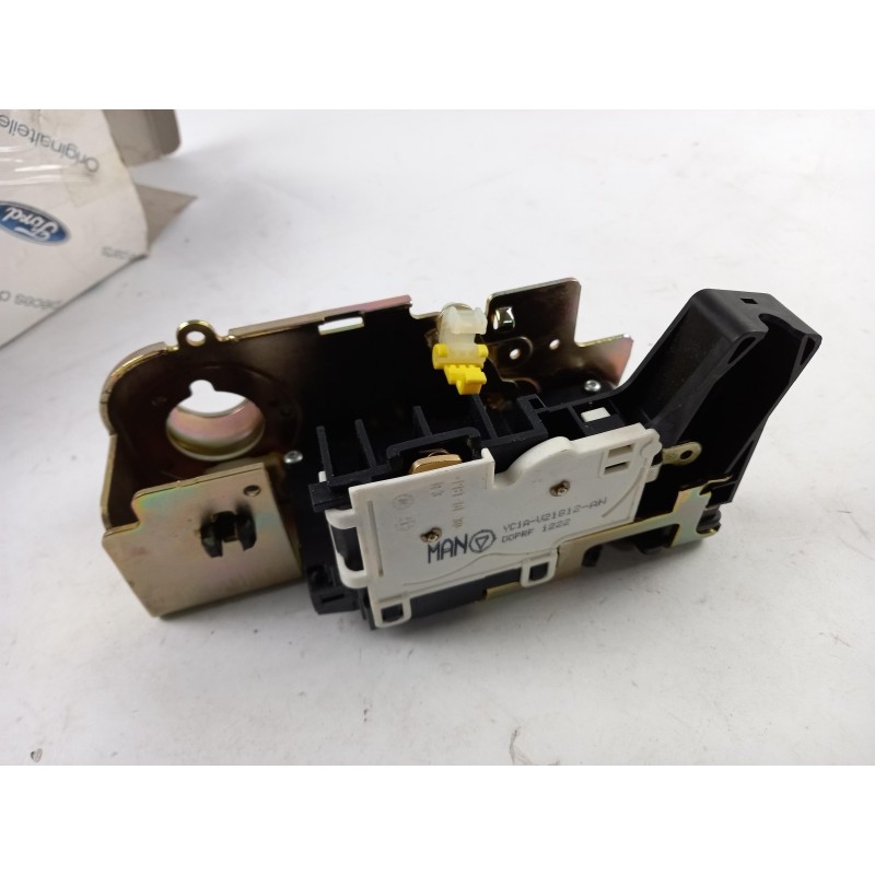 Pièce pour FORD - Door Lock 4440396