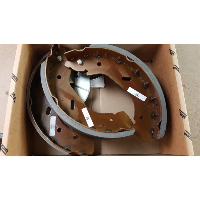 Pièce pour FORD - Brake Shoe Set 4743576
