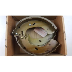Pièce pour FORD - Brake Shoe Set 5027771
