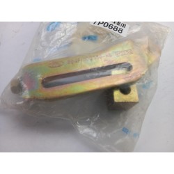 Pièce pour FORD - Alternator Bracket 6518344
