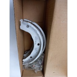 Pièce pour FORD - Brake Shoe Set, Parking Brake 6749045