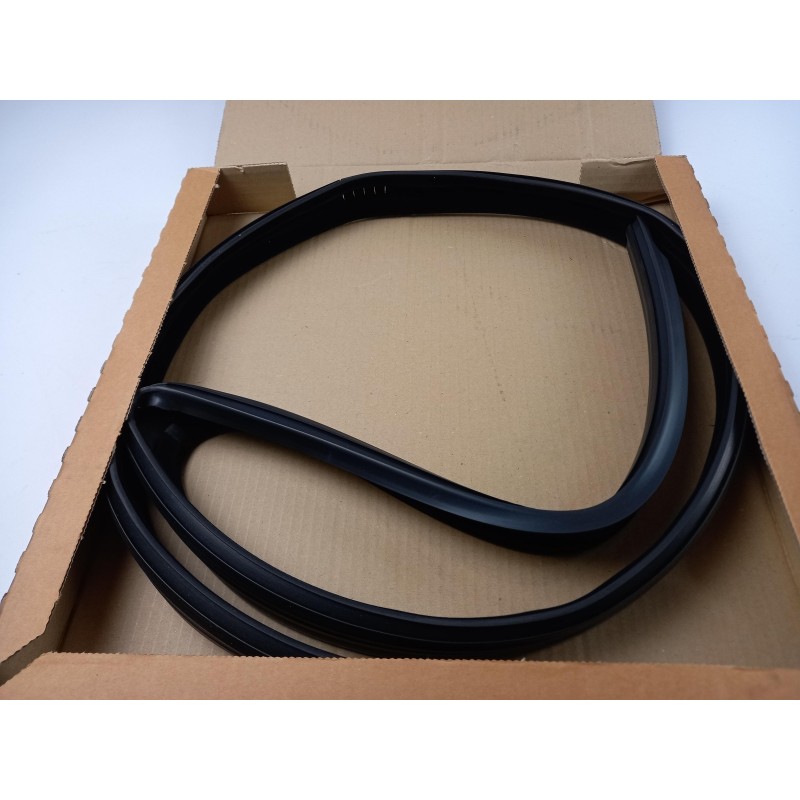 Pièce pour FORD - Seal, Door Window 6972055