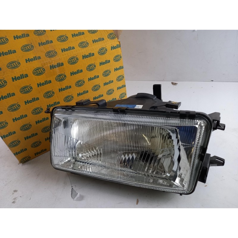 Pièce pour HELLA - Headlight 1AH005295131