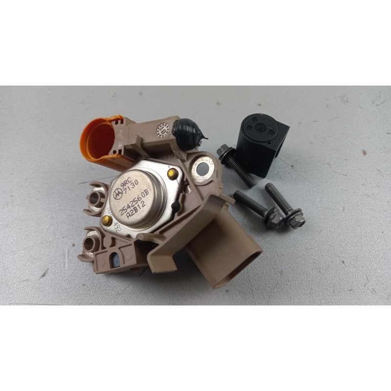 Pièce pour HYUNDAI/KIA - Alternator Regulator 3737037250