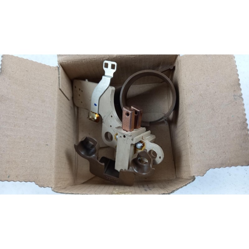 Pièce pour HYUNDAI/KIA - Alternator Regulator 3737042540