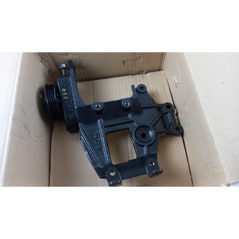 Pièce pour HYUNDAI/KIA - Holder, Compressor 977023E200