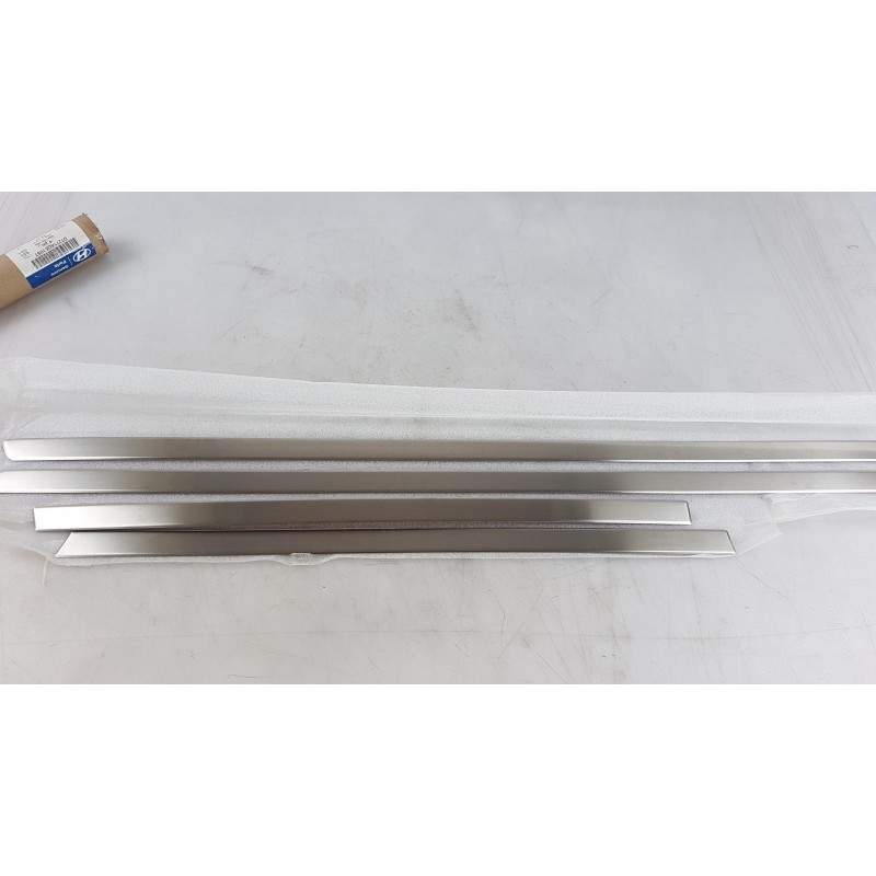 Pièce pour HYUNDAI/KIA - Trim/Protective Strip Set, Door D7271ADE10ST