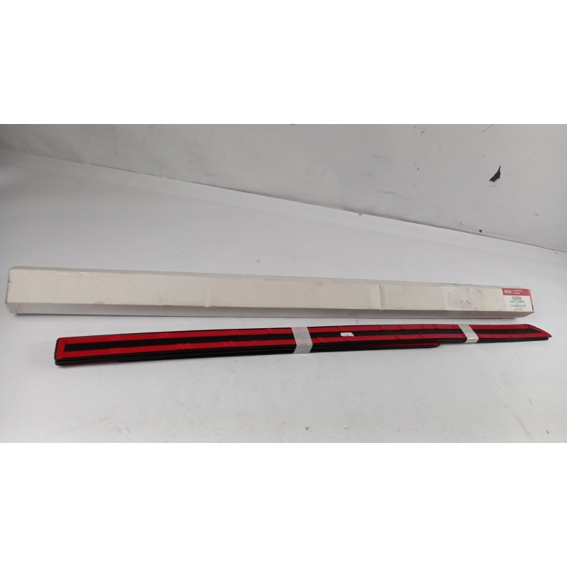Pièce pour HYUNDAI/KIA - Trim/Protective Strip Set, Door H8271ADE50
