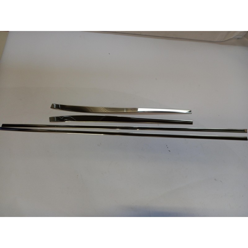 Pièce pour HYUNDAI/KIA - Trim/Protective Strip Set, Door J7271ADE50ST