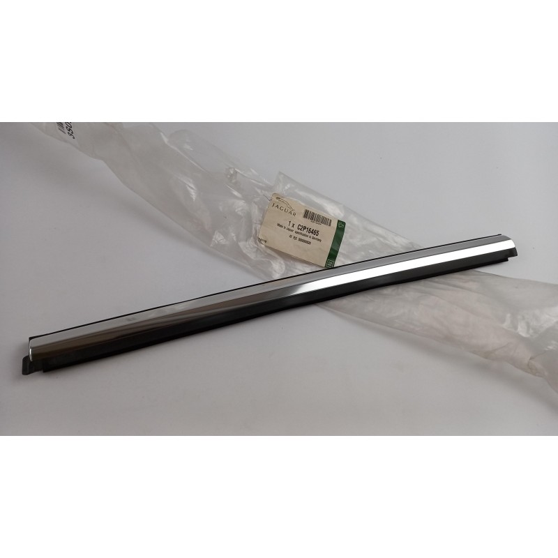 Pièce pour JAGUAR - Seal, Door Window C2P16465