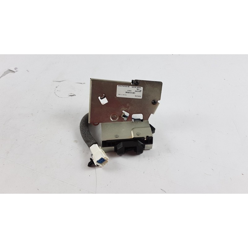 Pièce pour JAGUAR - Tailgate Lock C2S46308