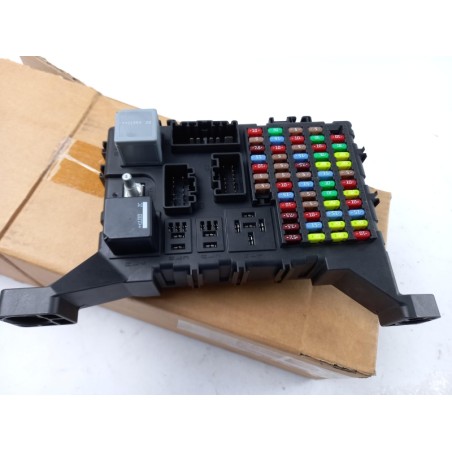 Pièce pour JAGUAR - Fuse Box C2S47406