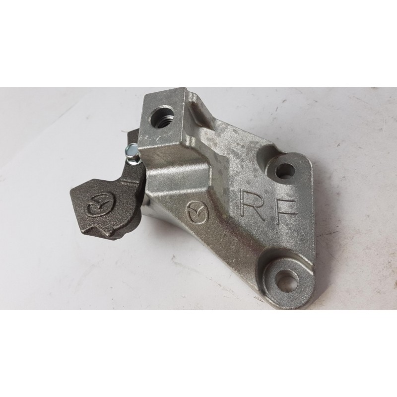 Pièce pour MAZDA - Bracket, Engine Mounting BBL33908YC
