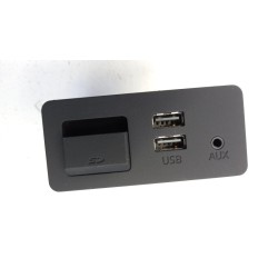 Pièce pour MAZDA - USB/AUX Socket D09H669U0B
