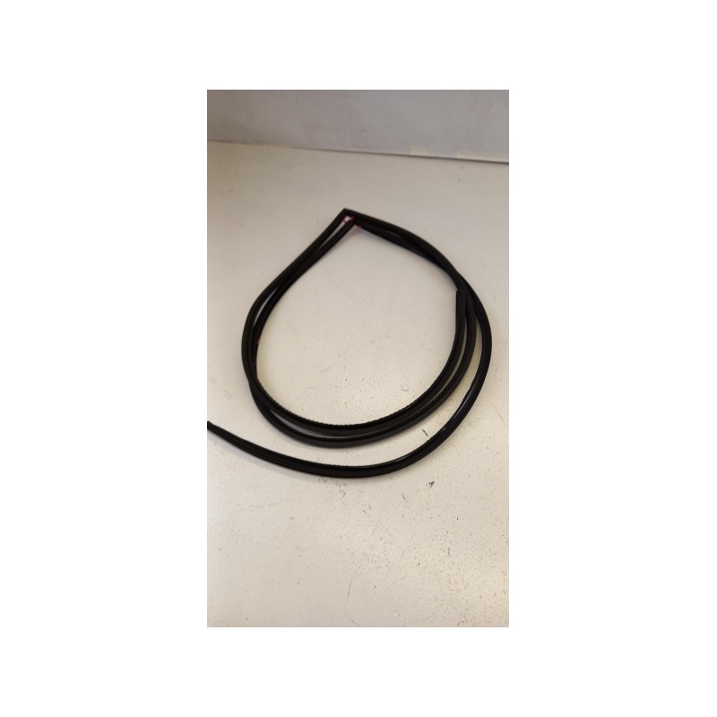 Pièce pour MAZDA - Seal, Windscreen EH1050601A