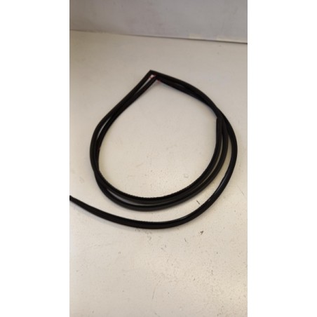 Pièce pour MAZDA - Seal, Windscreen EH1050601A