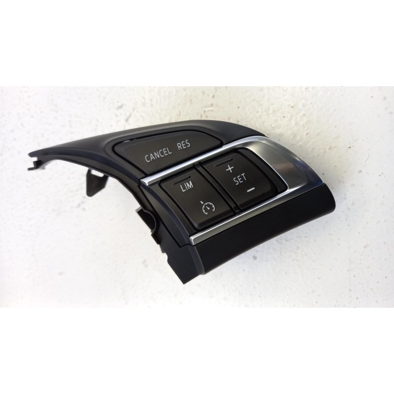 Pièce pour MAZDA - Steering Wheel Switch GPE5664M3