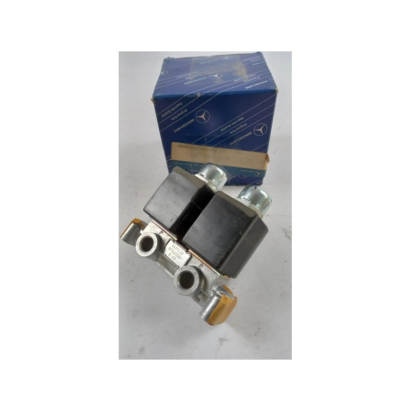 Pièce pour MERCEDES-BENZ - Solenoid Valve A0002608057