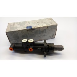 Pièce pour MERCEDES-BENZ - Master Cylinder, Brakes A0004306301