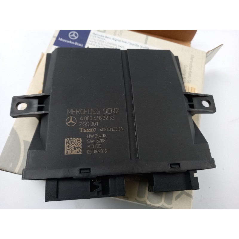 Pièce pour MERCEDES-BENZ - Control Unit A0004463232