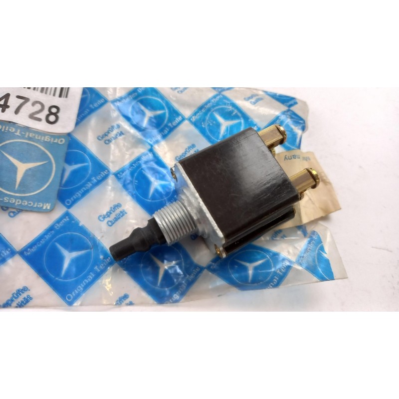 Pièce pour MERCEDES-BENZ - Plug A0015452411