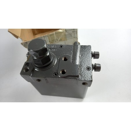 Pièce pour MERCEDES-BENZ - Tilt Pump, Driver Cab A0015533601