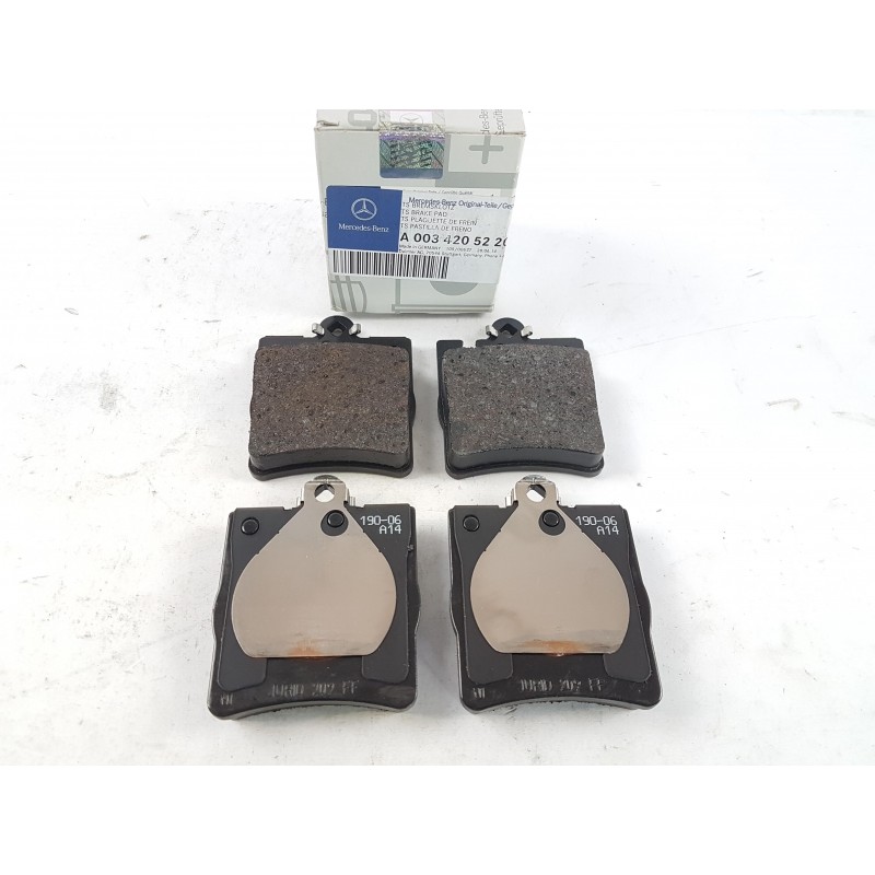 Pièce pour MERCEDES-BENZ - Brake Pad Set A003420522041