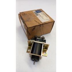 Pièce pour MERCEDES-BENZ - Solenoid Valve A0039979436