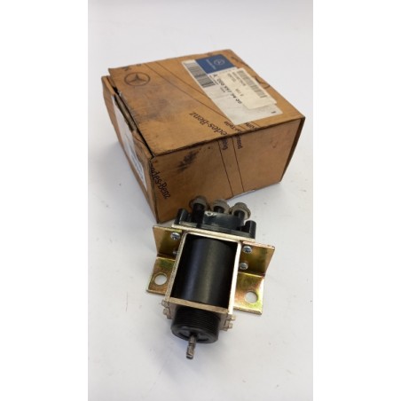 Pièce pour MERCEDES-BENZ - Solenoid Valve A0039979436